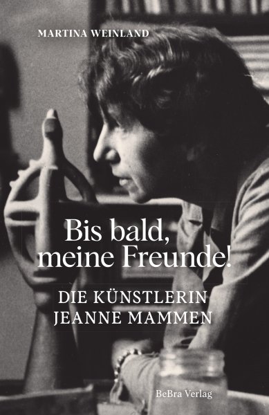 Jeanne Mammen im Portrait auf einer schwarz-weiß Fotografie.