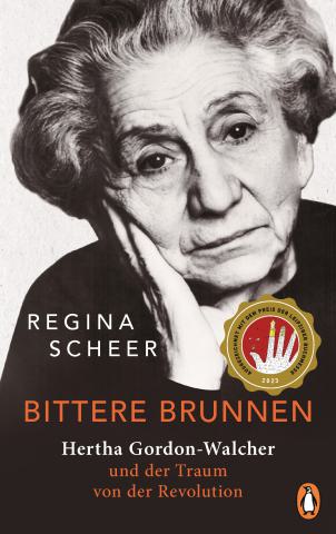 Das Cover zeigt eine schwarz-weiß Porträtfotografie von Herta Gordon-Walcher. Sie legt ihre Wange in die rechte Hand und schaut die Betrachtenden direkt an.