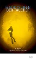 ein Taucher, frontal abgebildet, der in gelblichen Licht scheinendem Wasser, ausgestattet mit der Taschenlampe taucht